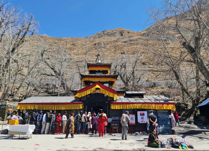 Pilgrims at the sacred Muktinath Temple