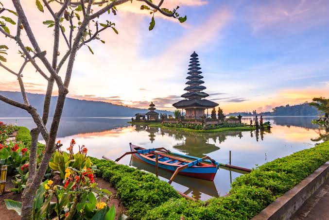 Traditional boat moored on Lake Beratan, Bali
