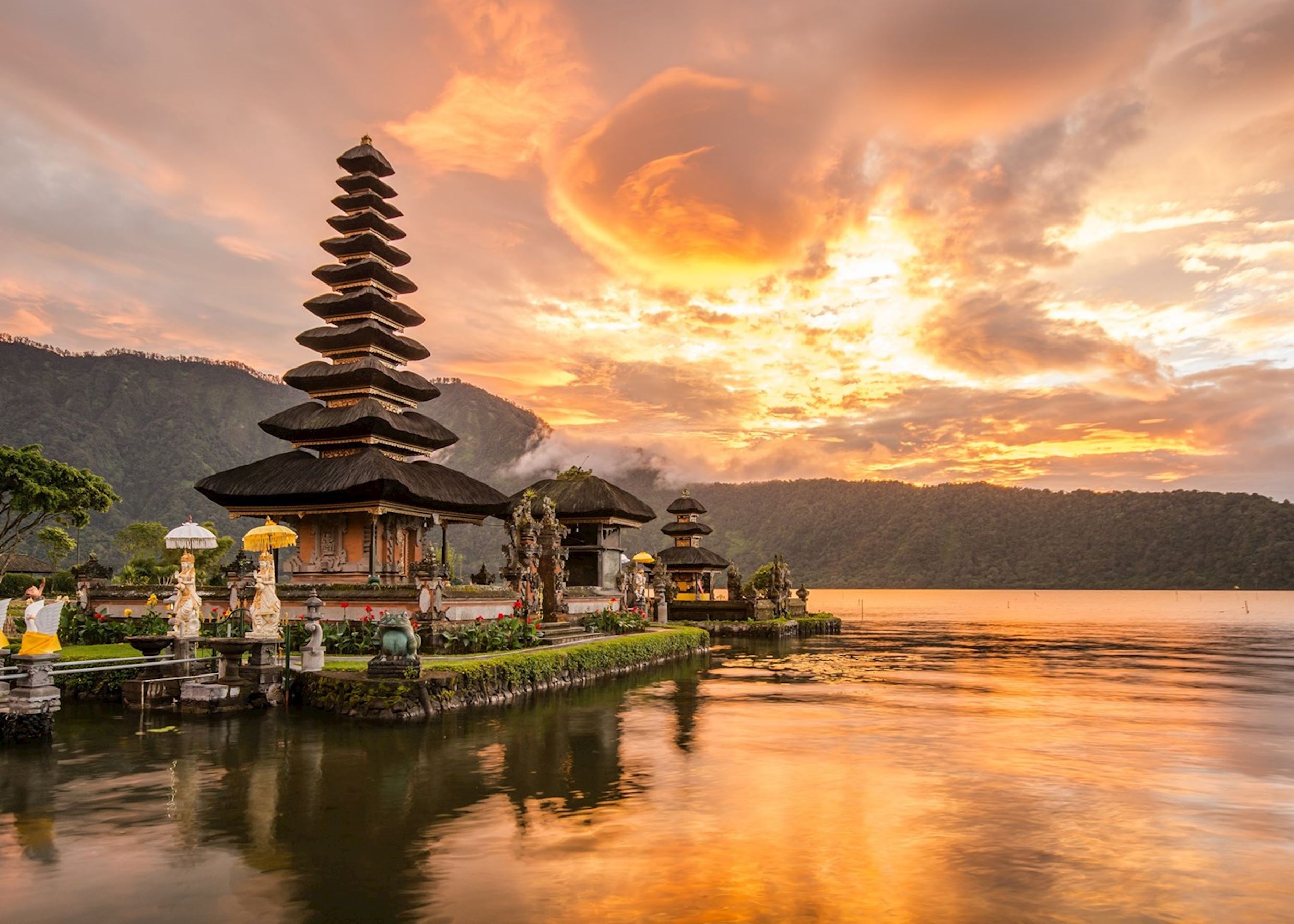 Pura Ulun Danu Beratan temple reflected in the lake at sunset, Bali